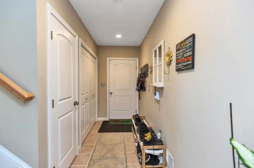 102 Bog Rd, Concord NH 03303-1008 exterior