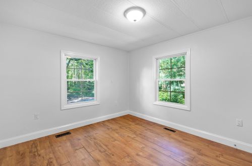 54 Brown Ave, Seabrook NH 03874-5605 exterior