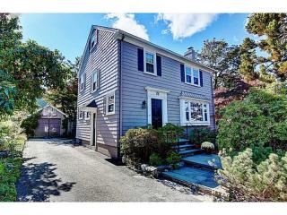78 Memorial Rd, Providence, RI 02906-2720