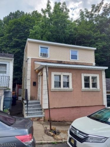 296 Dixon Ave, Paterson, NJ 07501-3308