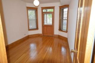 850 Waveland Ave, Chicago IL  60613-4302 exterior