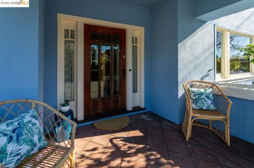 3301 Claremont Ave, Berkeley CA 94705-2710 exterior