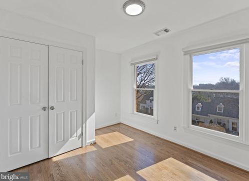 207 Glendale Ave, Alexandria VA 22301-2452 exterior