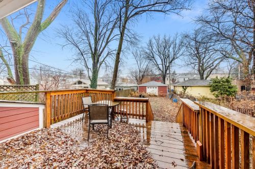 1832 Estes Ave, Chicago IL 60645-2904 exterior