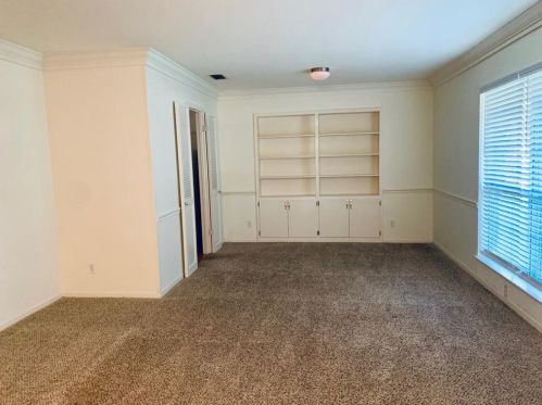 1700 Barton Hills Dr, Austin TX  78704-2743 exterior