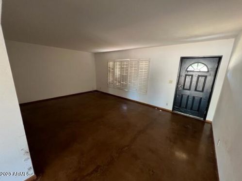 3850 50th Pl, Phoenix AZ  85018-6113 exterior