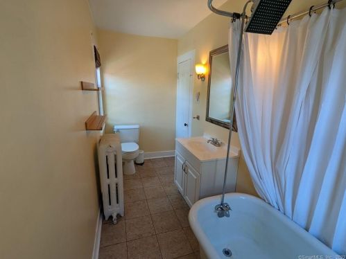 66 Church St, Wallingford CT 06492-3643 exterior