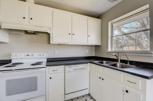 3306 Chadwell Dr, Dallas TX 75234-5120 exterior