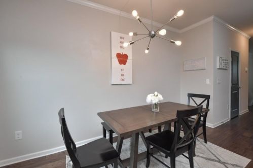 1025 Liberty Pkwy, Atlanta GA 30318-9376 exterior