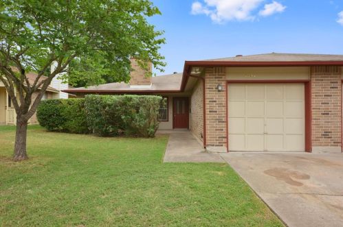 2104 Courtney St, Austin, TX 78745-5298