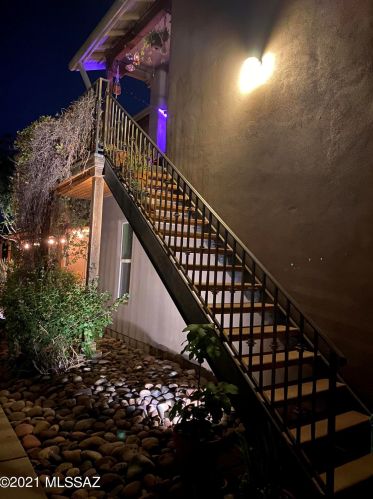 1070 Miles St, Tucson AZ 85719-6140 exterior