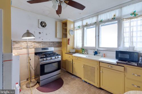 359 Gorgas Ln, Philadelphia PA 19150-3508 exterior