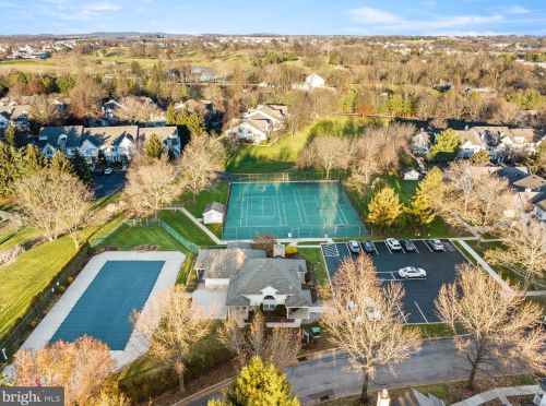 2207 Foxmeadow Dr, Limerick PA 19468-1572 exterior