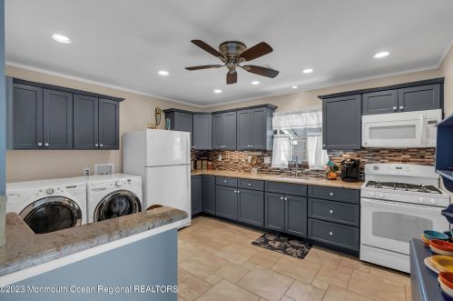 205 Hayes Ct, Lavallette NJ 08735-3110 exterior