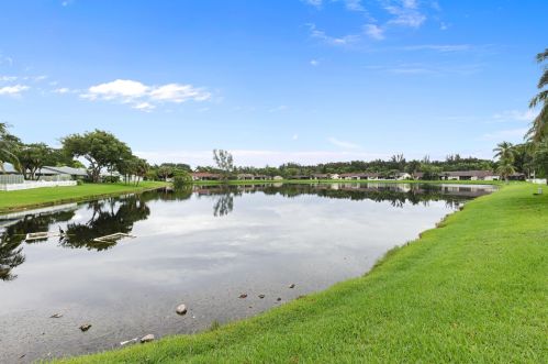 5 Mayfair Ln, Boynton Beach FL 33426-7717 exterior