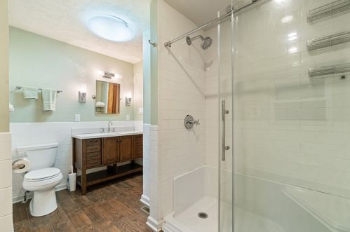 381 Fisk St, Pittsburgh PA 15201-1750 exterior