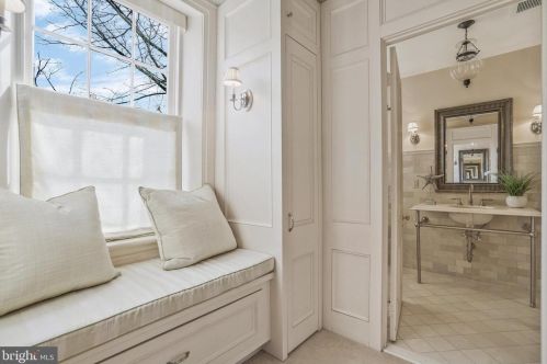 207 Fairfax St, Alexandria VA 22314-3304 exterior