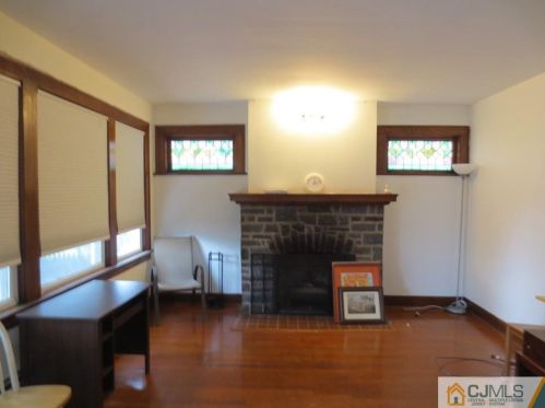 107 Hillcrest Ave, Edison NJ  08817-3729 exterior