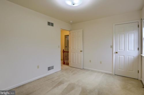 2005 Chapel Frg Dr, Lancaster PA 17601-1654 exterior