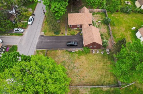 21 Redington Rd, Concord NH  03301-2439 exterior