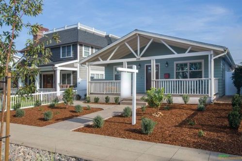 255 Ave, San Diego CA  92118 exterior