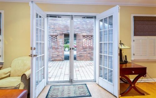 1653 Executive Park Ln, Atlanta GA 30329-3129 exterior