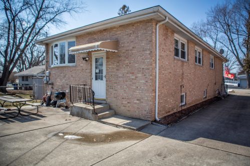 11663 Laporte Ave, Chicago IL 60803-6806 exterior