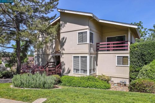 5525 Merritt Dr, Concord CA 94521-4708 exterior