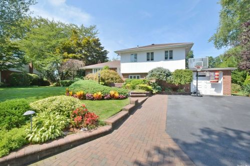 9 Dunford St, Huntington Station, NY 11747-1346