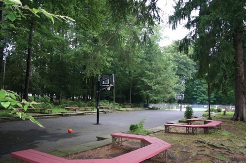 97 Holmes Rd, Ridgefield CT  06877-4303 exterior