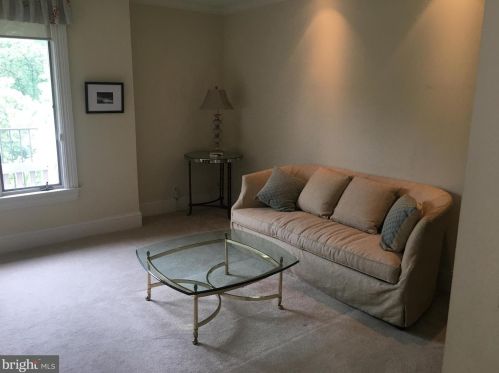 8101 Connecticut Ave, Bethesda MD  20815-2810 exterior