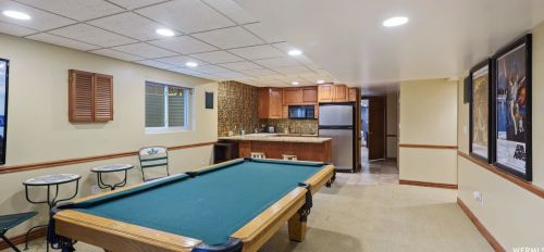 1925 Foxmoor Cir, Sandy UT 84092-5265 exterior