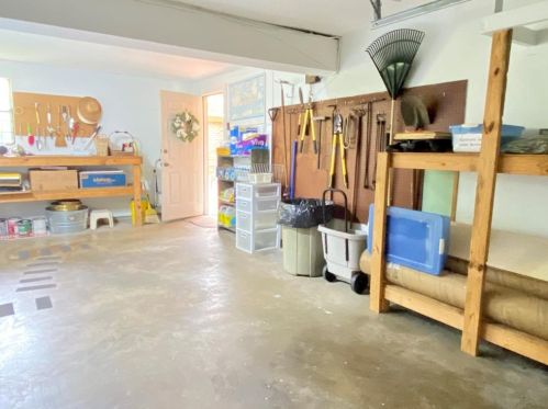 2623 51st St, Galveston TX 77551-5614 exterior