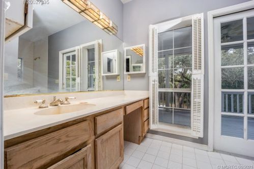 9101 Indian Riv Dr, Fort Pierce FL 34982-7824 exterior