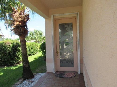 471 Lismore Ln, Fort Pierce, FL 34986-2617