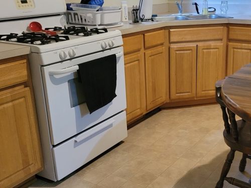 104 Eastern Ave, Joliet IL 60433-1034 exterior