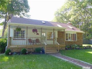 65 Revilo Ave, Smith Point, NY 11967-1710