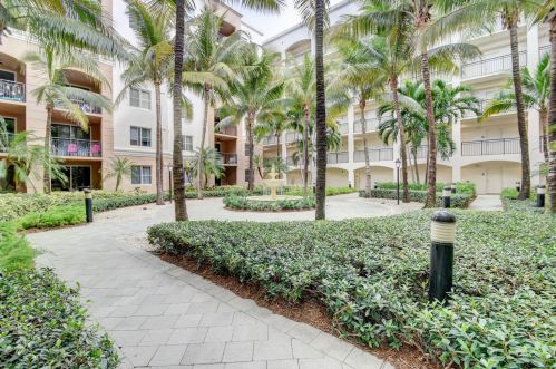 1362 Piazza Pitti, Boynton Beach FL 33426-8272 exterior