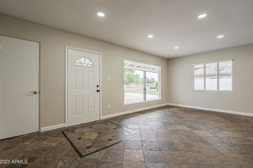 7020 12 St, Phoenix AZ 85086-4800 exterior