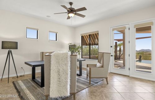 527 Briles Rd, Phoenix AZ  85085-0632 exterior