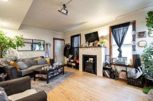 927 Center St, Milwaukee, WI 53212-3049