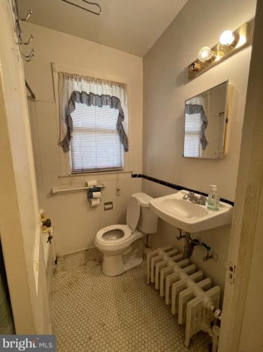 1900 17th St, Washington DC 20020-4703 exterior