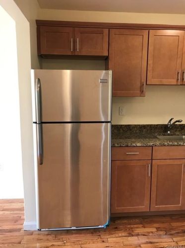 2025 Daly Ave, Bronx NY 10460-2834 exterior