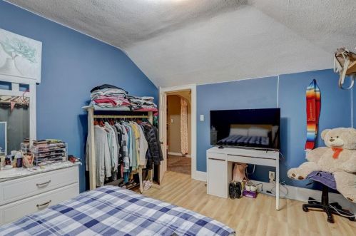 2106 34, Milwaukee WI 53215-2301 exterior