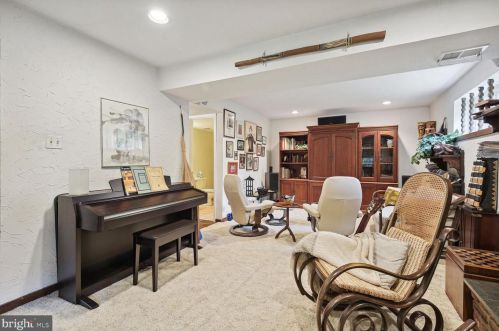 14100 Arctic Ave, Rockville MD 20853-2617 exterior