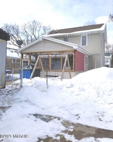 301 Cecil St, Glendora MI 49107-1706 exterior