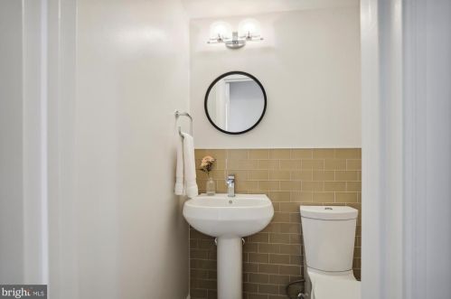 6340 Golf Crse Sq, Alexandria VA 22307-1225 exterior