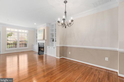 5124 Knapp Pl, Alexandria VA 22304-8637 exterior