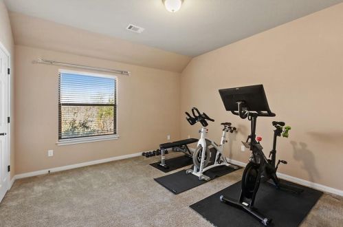 5120 Allamanda Dr, Austin TX 78739-2120 exterior