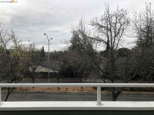 3733 Clayton Rd, Concord CA 94521-2555 exterior